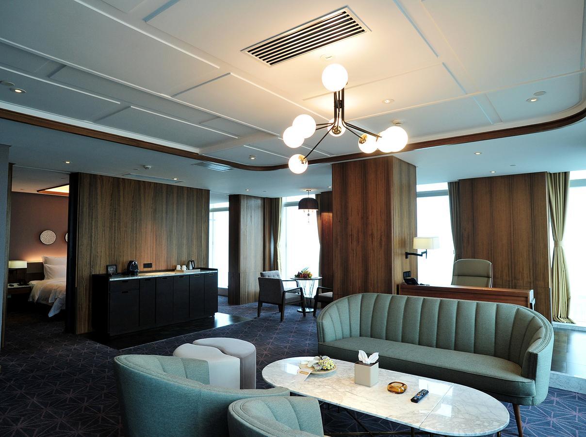 Chongqing The Lotus Hotel Екстериор снимка