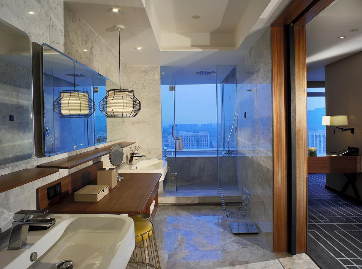 Chongqing The Lotus Hotel Екстериор снимка