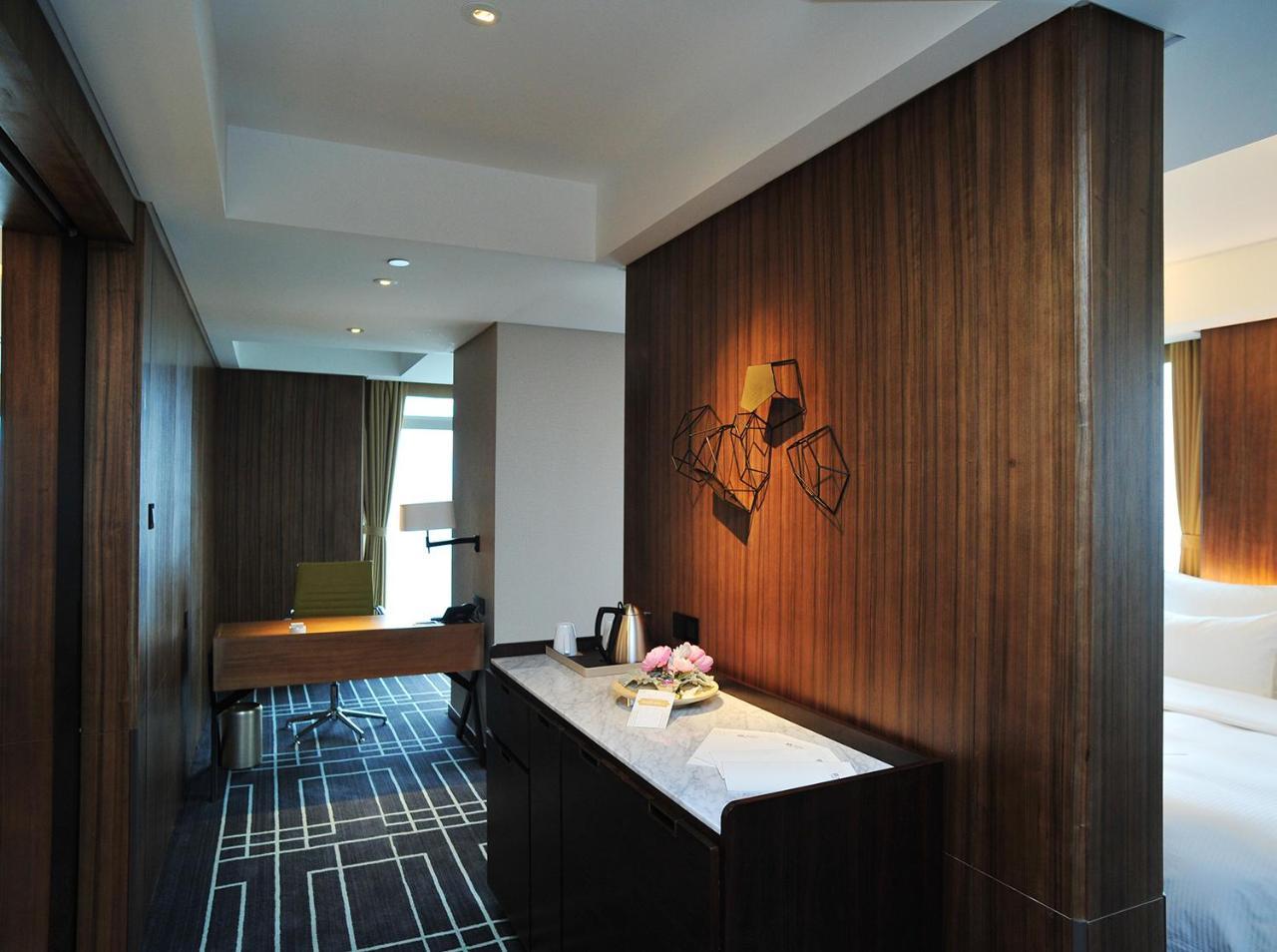 Chongqing The Lotus Hotel Екстериор снимка