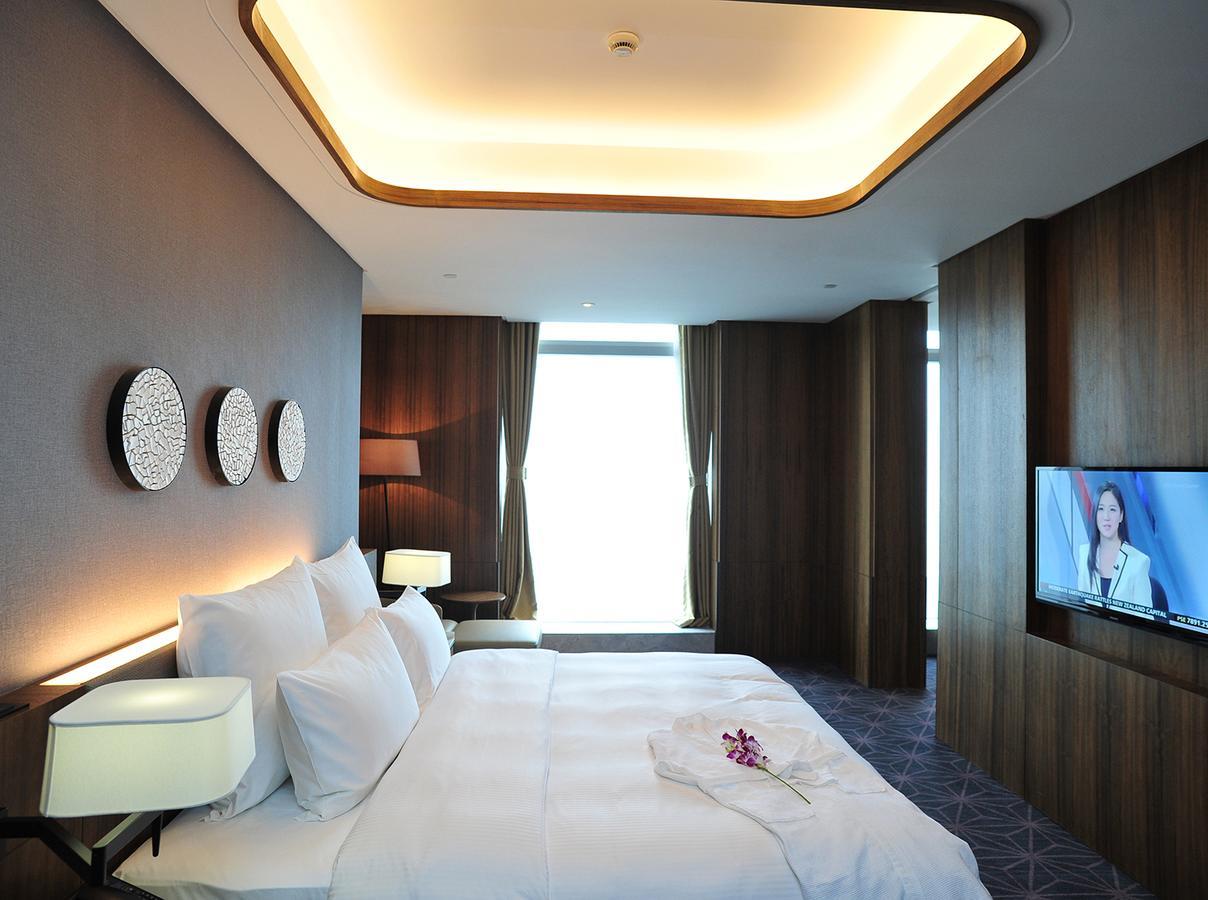 Chongqing The Lotus Hotel Екстериор снимка
