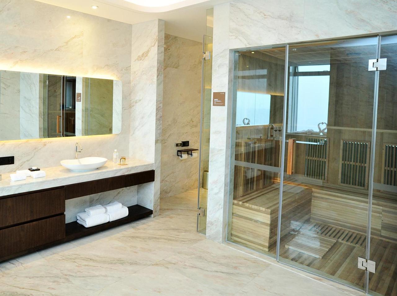 Chongqing The Lotus Hotel Екстериор снимка
