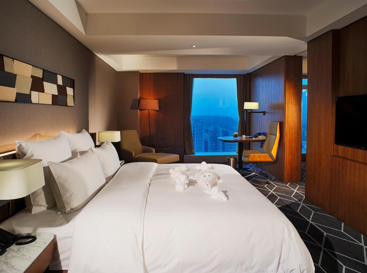 Chongqing The Lotus Hotel Екстериор снимка