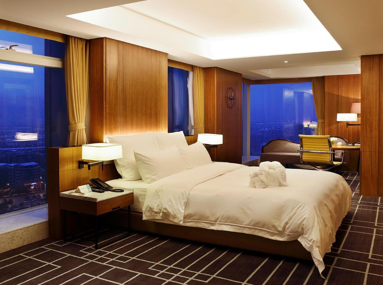 Chongqing The Lotus Hotel Екстериор снимка